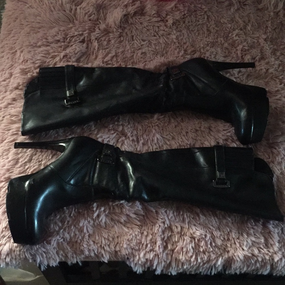 Guess platform 4 in heel boot very distressed